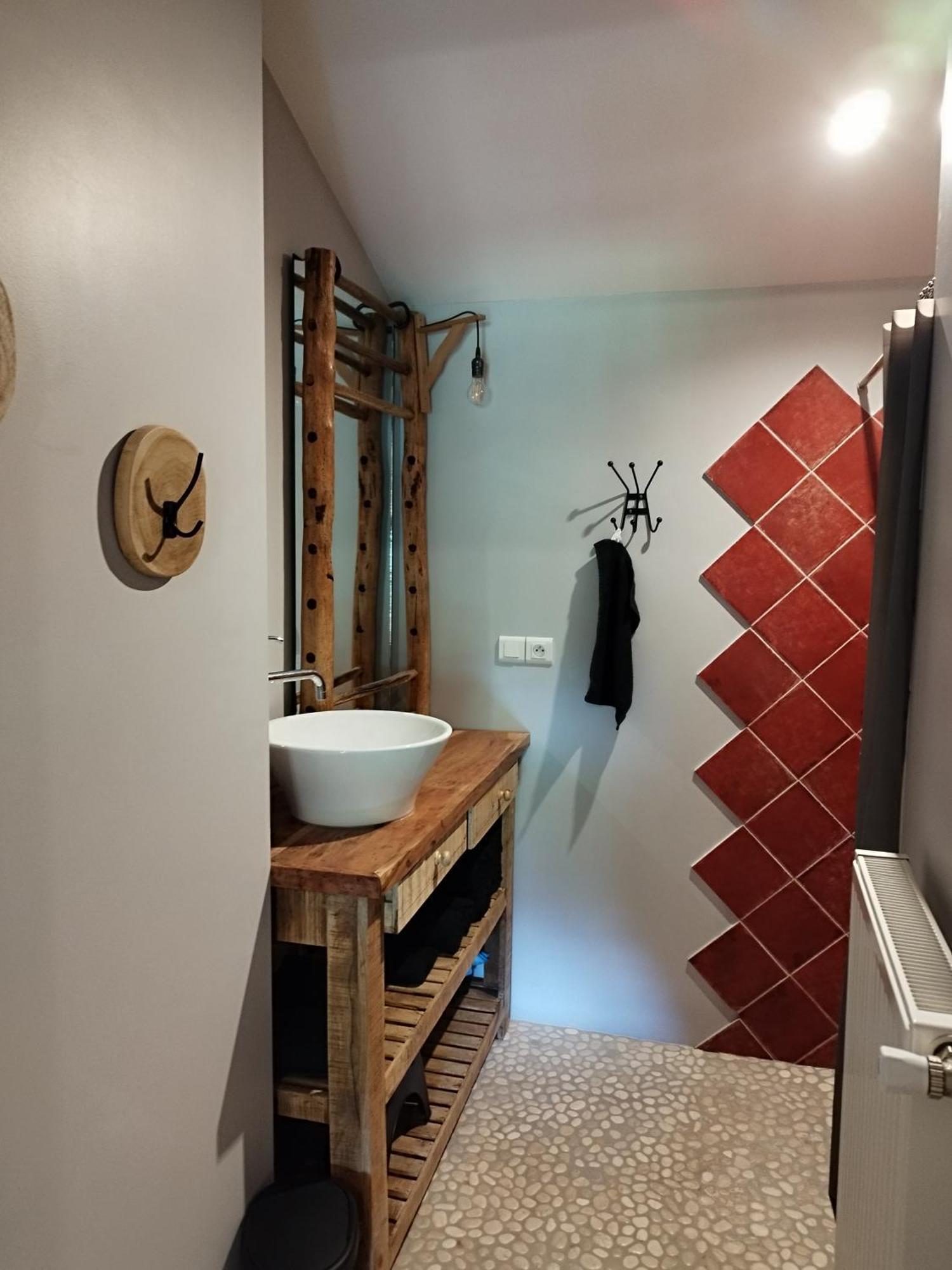 Chambres D'Hotes Aux Petits Belezins Сент-Амур Экстерьер фото